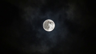 满月上的夜云视频素材模板下载