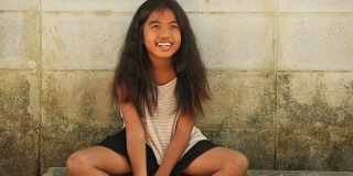 一个贫穷的亚洲女孩的肖像