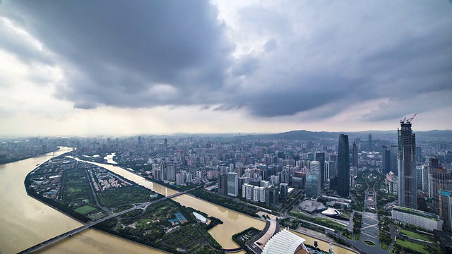 广州市暴雨日落时间