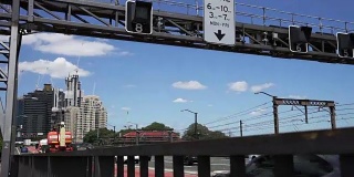 悉尼海港大桥上的交通状况
