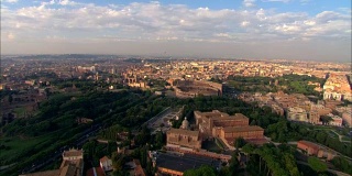 飞越罗马到竞技场-鸟瞰图- Latium，罗马，意大利
