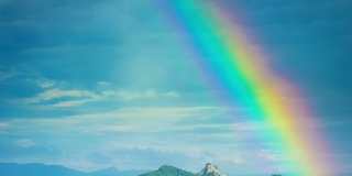 大自然中的彩虹