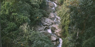 美沙瀑布，美丽的瀑布位于泰国清迈