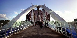 英国曼彻斯特索尔福德码头升降机桥