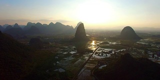 日落喀斯特地区，桂林，中国