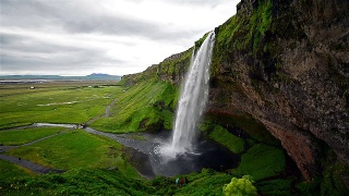 冰岛塞尔雅兰佛斯瀑布鸟瞰图视频素材模板下载