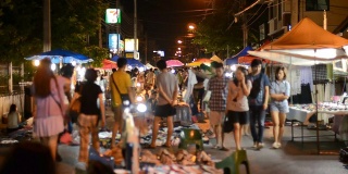 泰国的夜间步行街