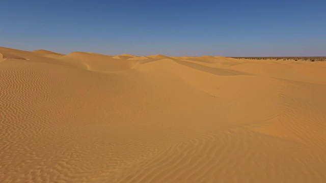 位于突尼斯撒哈拉沙漠的东部大沙海
