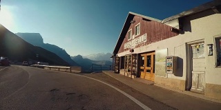 在Dolomites上开车:Passo Sella