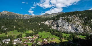 夏天瑞士的Lauterbrunnen山谷