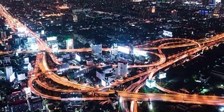 T/L WS ZO道路交叉口夜间鸟瞰图