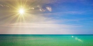 海滩景色显示沙子，海和天空海滩，海，太阳，阳光，背景，自然，夏天，天空，景观，人们旅游，旅游，假期，海浪，蓝色，没有人，水，旅游目的地，沙滩，加勒比海，云-天空，云景，绿松石公司