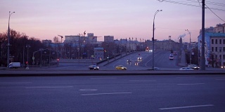 莫斯科市内交通繁忙的街道