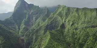 考艾岛，夏威夷的纳帕利海岸山区，航拍