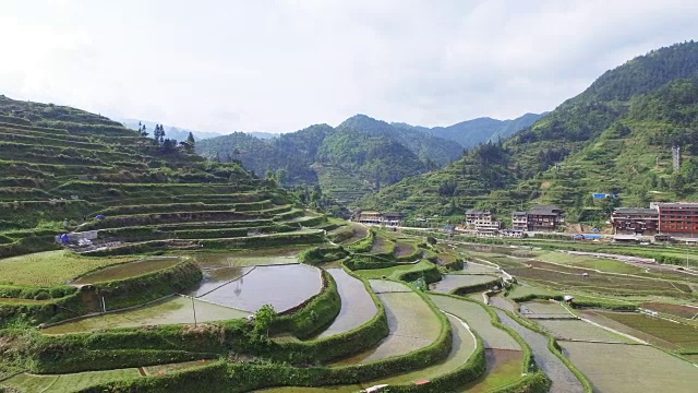 贵州苗寨附近的梯田。4 k