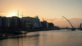 在爱尔兰的都柏林，延时拍摄日出视频素材模板下载