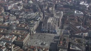 米兰大教堂鸟瞰图-伦巴第，米兰，意大利视频素材模板下载