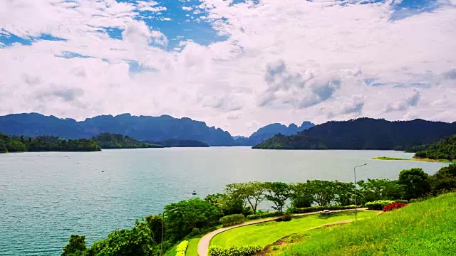 河流在山谷中的时间流逝