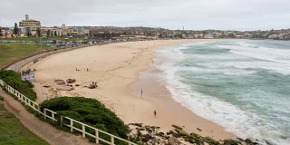 邦迪和塔玛拉马海滩海岸路径的时间推移，澳大利亚悉尼