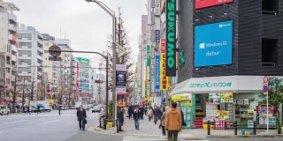 日本东京秋叶原地区的4K延时摄影。秋叶原是著名的电子产品和动漫购物中心。
