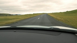 POV:开车穿过冰岛的乡村视频素材模板下载
