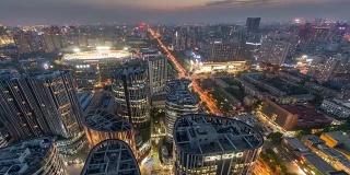时间推移-北京CBD三里屯区域和交通，黄昏到夜晚的过渡