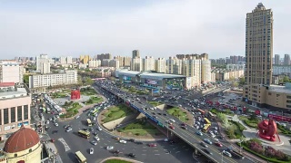 哈尔滨市区十字路口交通繁忙。间隔拍摄4 k视频素材模板下载