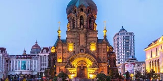 哈尔滨的索菲亚大教堂。从白天到晚上的时间间隔为4k