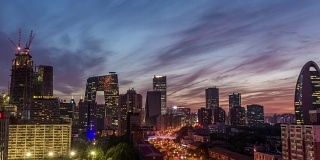 时间流逝——北京天际线鸟瞰图，白天到夜晚的过渡(WS)