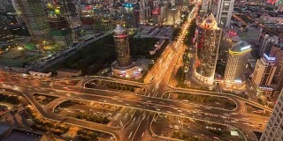 时光流逝——北京城市交通，从黄昏到夜晚，国贸桥(WS HA pan)