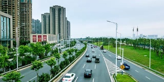 城市高速公路交通，延时摄影。