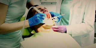 去看牙医!