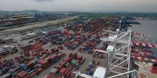 航拍港口货物集装箱和船舶