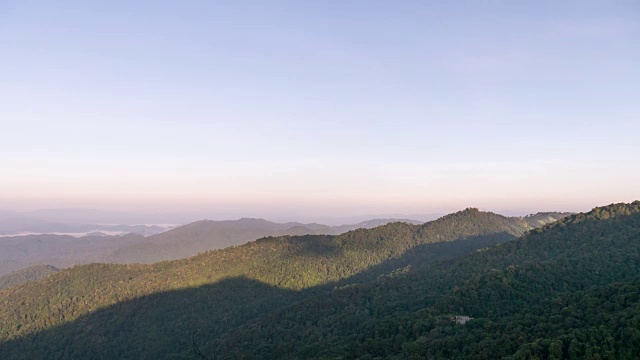 《山上的日出》延时拍摄