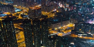 时间流逝:航拍香港市中心的夜间交通情况