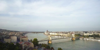 T/L Budapest And The Széchenyi Chain Bridge From Castle Hill眺望