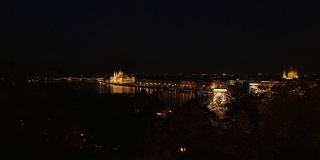 布达佩斯布达城堡山的夜景