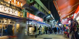时间流逝:日本东京的美代子购物街。