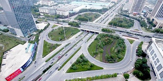 从俯视图看合肥高速公路上拥挤的交通