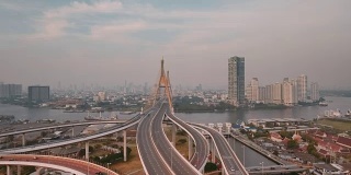 航拍普密蓬大桥