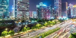 黄昏时分广州市中心繁忙的街道。间隔拍摄