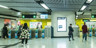 香港地铁系统的繁忙时段。香港火车站的人群。