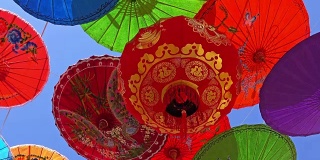 中国灯笼和雨伞