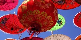 中国灯笼和雨伞
