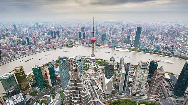 时间流逝——上海天际线的高架图