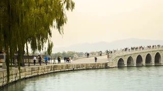 拍摄时间:在北京颐和园的桥上视频素材模板下载