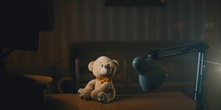 桌上的泰迪熊