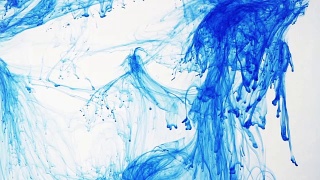 蓝墨水滴落在水中视频素材模板下载