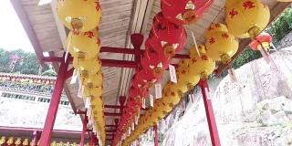 槟榔屿机场内悬挂着中国灯笼