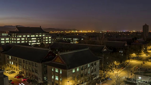 T/L WS HA PAN高架北京大学黄昏到夜晚过渡/北京，中国